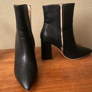 Black thick heel ankle boots. Worn once for about 15 minutes got them from SHEIN